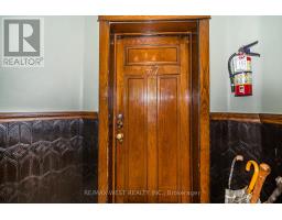 9b Humewood Drive, Toronto, ON M6C1C9 Photo 21