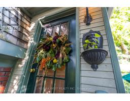 9b Humewood Drive, Toronto, ON M6C1C9 Photo 42