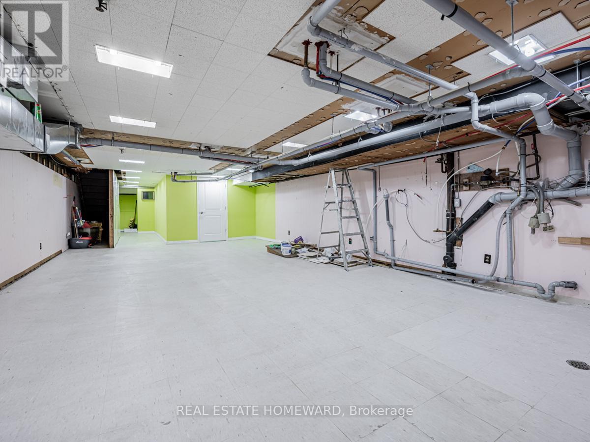 Photo 31 of 2438 Danforth Avenue, Toronto ON
