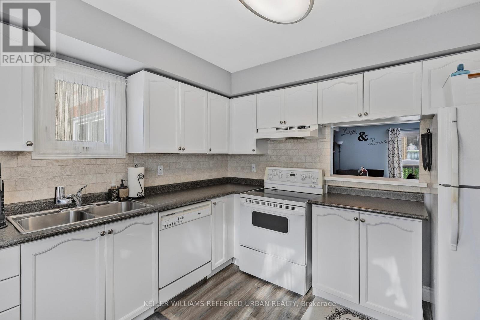 Photo 12 of 7 119 Dambrosio Drive, Barrie ON