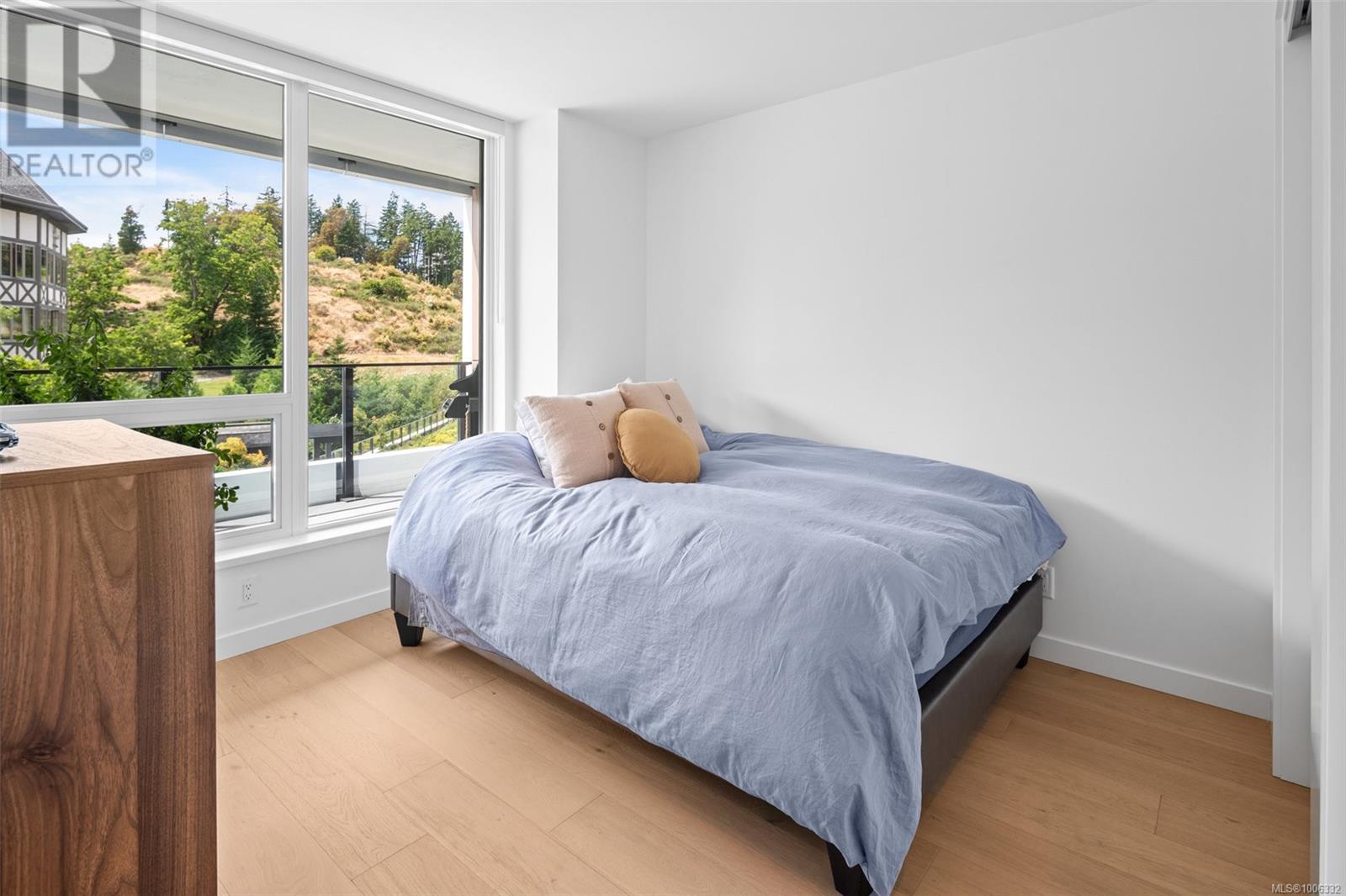 Photo 12 of 703 2000 Hannington Rd, Langford BC