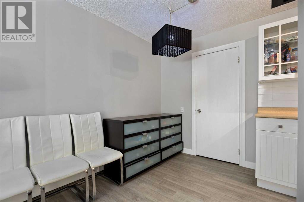 Single Family House for Sale in    Street SW Glenbrook Calgary 