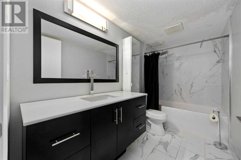 Single Family House for Sale in    Street SW Glenbrook Calgary 