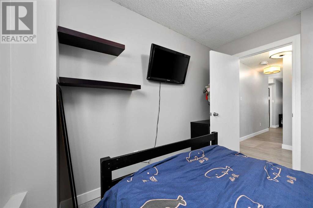 Single Family House for Sale in    Street SW Glenbrook Calgary 