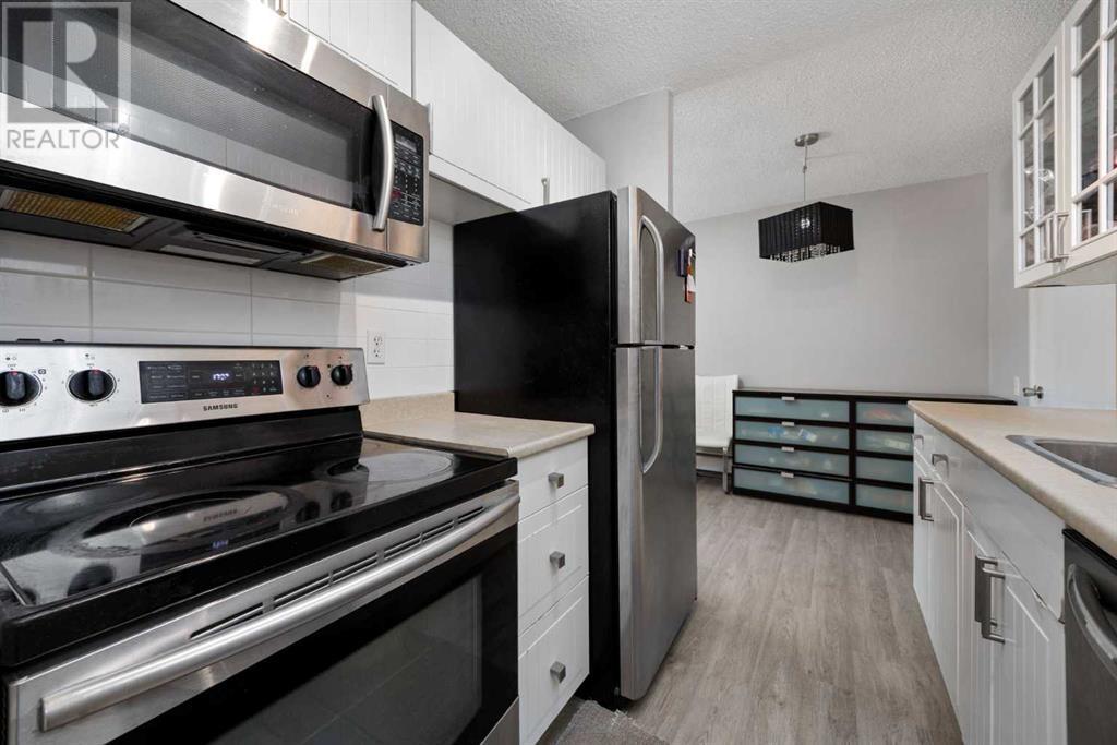 Single Family House for Sale in    Street SW Glenbrook Calgary 