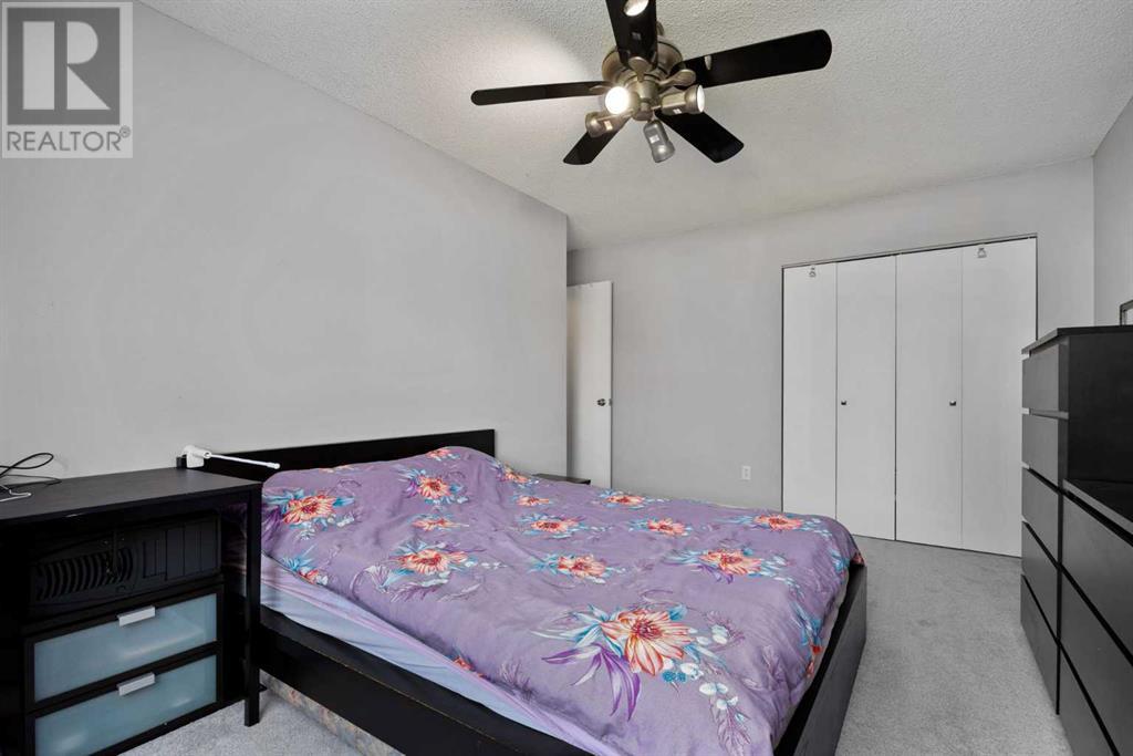 Single Family House for Sale in    Street SW Glenbrook Calgary 