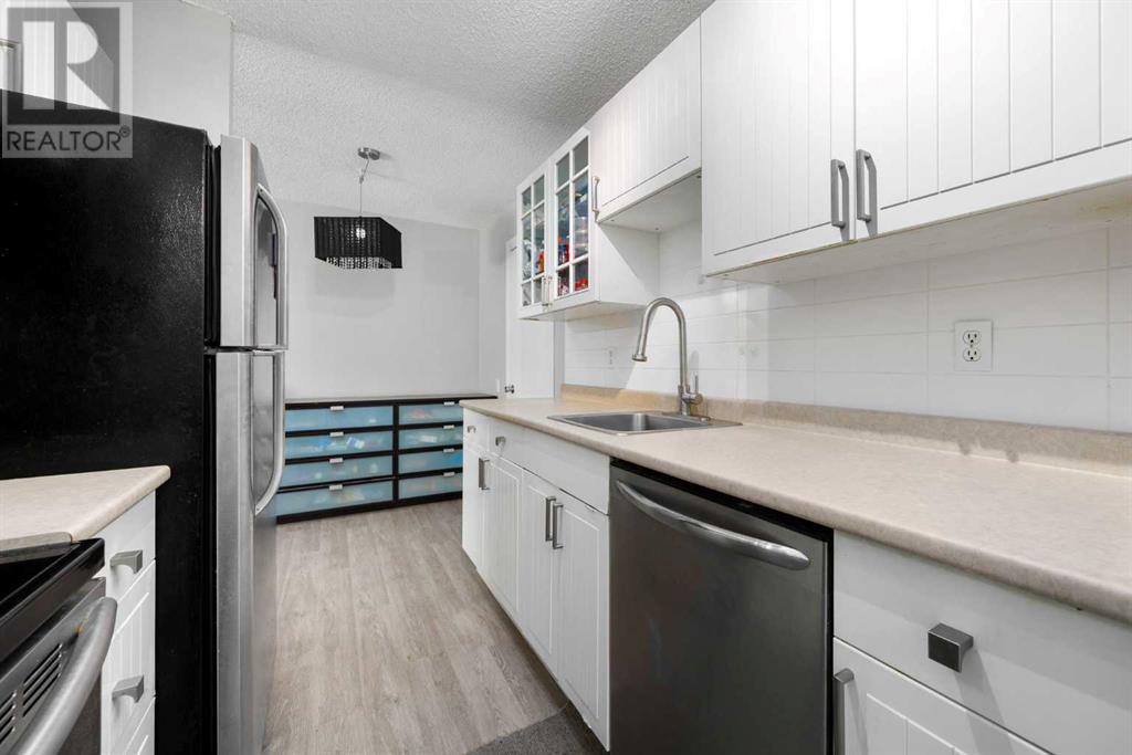 Single Family House for Sale in    Street SW Glenbrook Calgary 