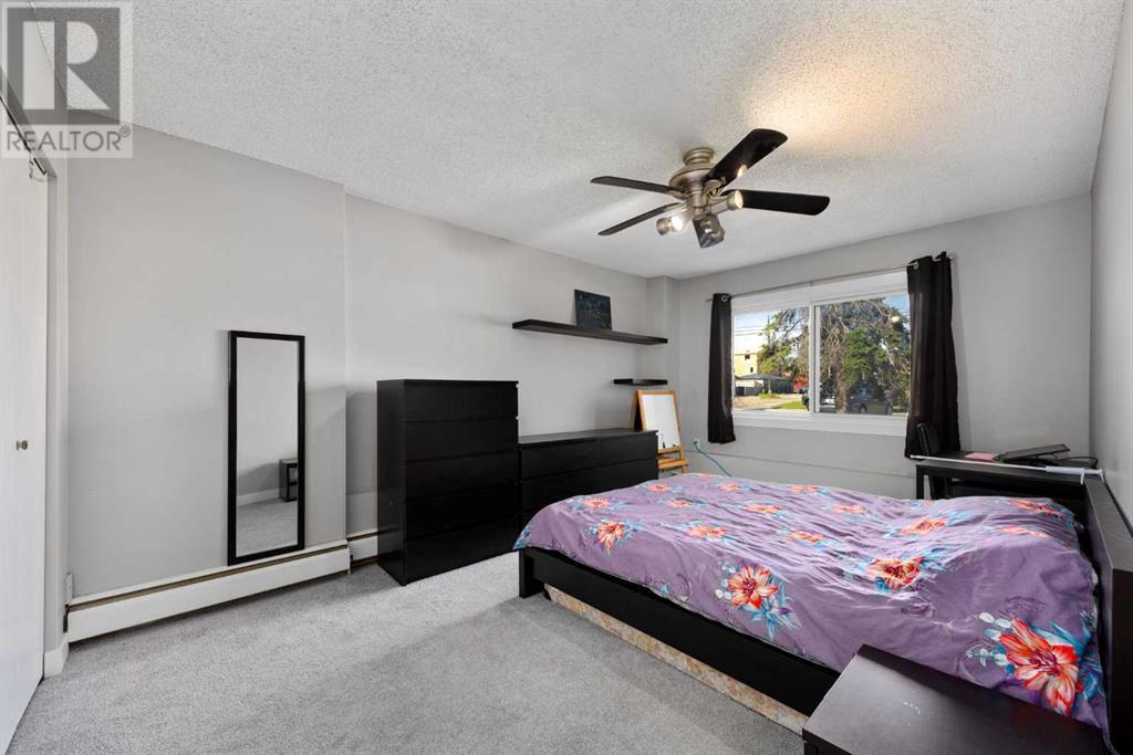 Single Family House for Sale in    Street SW Glenbrook Calgary 