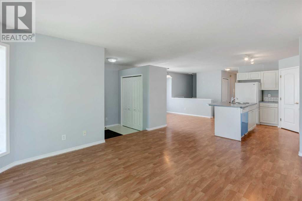 Single Family House Bi-level for Sale in  Laguna Way NE Monterey Park Calgary 