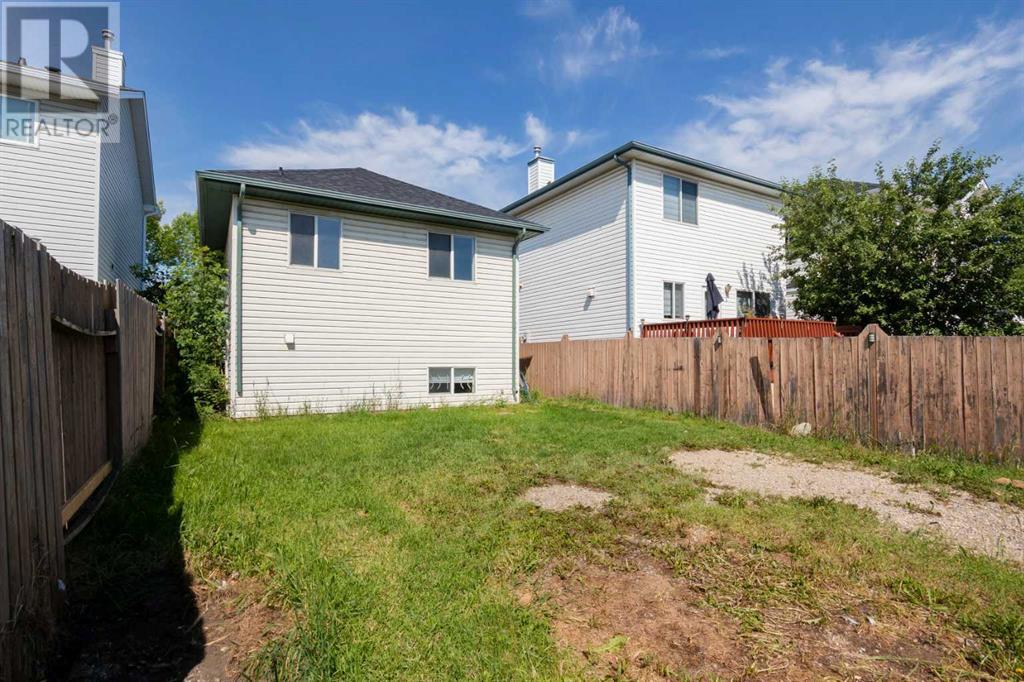 Single Family House Bi-level for Sale in  Laguna Way NE Monterey Park Calgary 