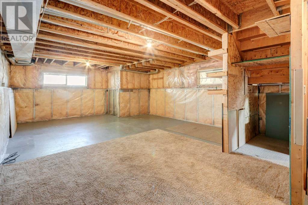 Single Family House Bi-level for Sale in  Laguna Way NE Monterey Park Calgary 