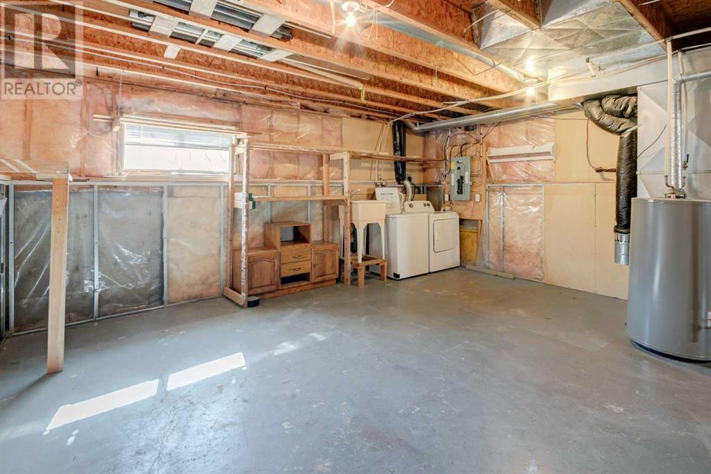 Single Family House Bi-level for Sale in  Laguna Way NE Monterey Park Calgary 