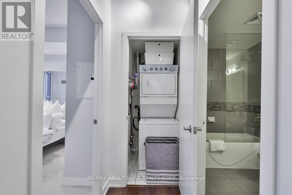 Photo 12 of 3109 4099 Brickstone Mews, Mississauga ON