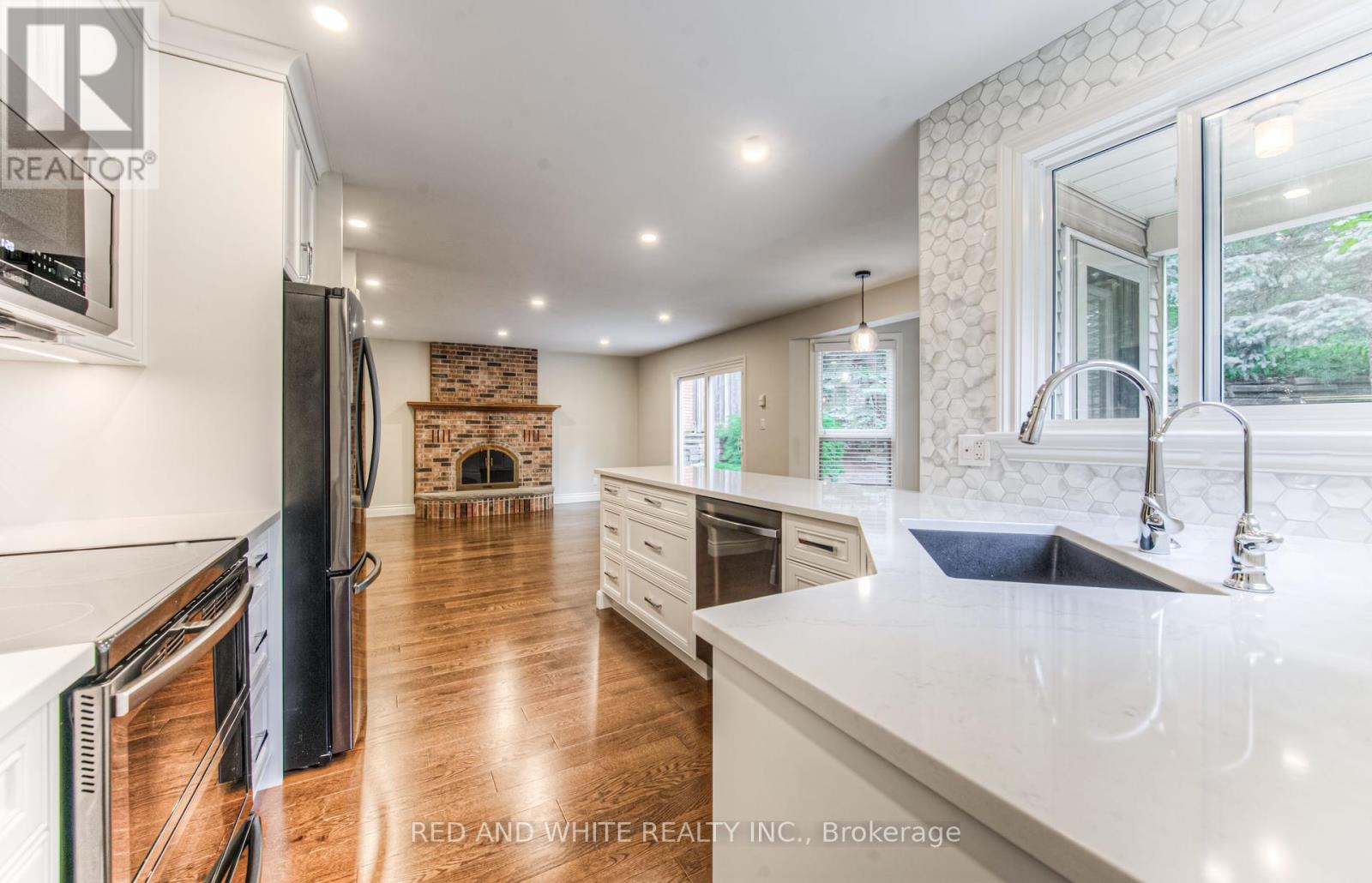 Photo 16 of 2 Morningview Place, Kitchener ON
