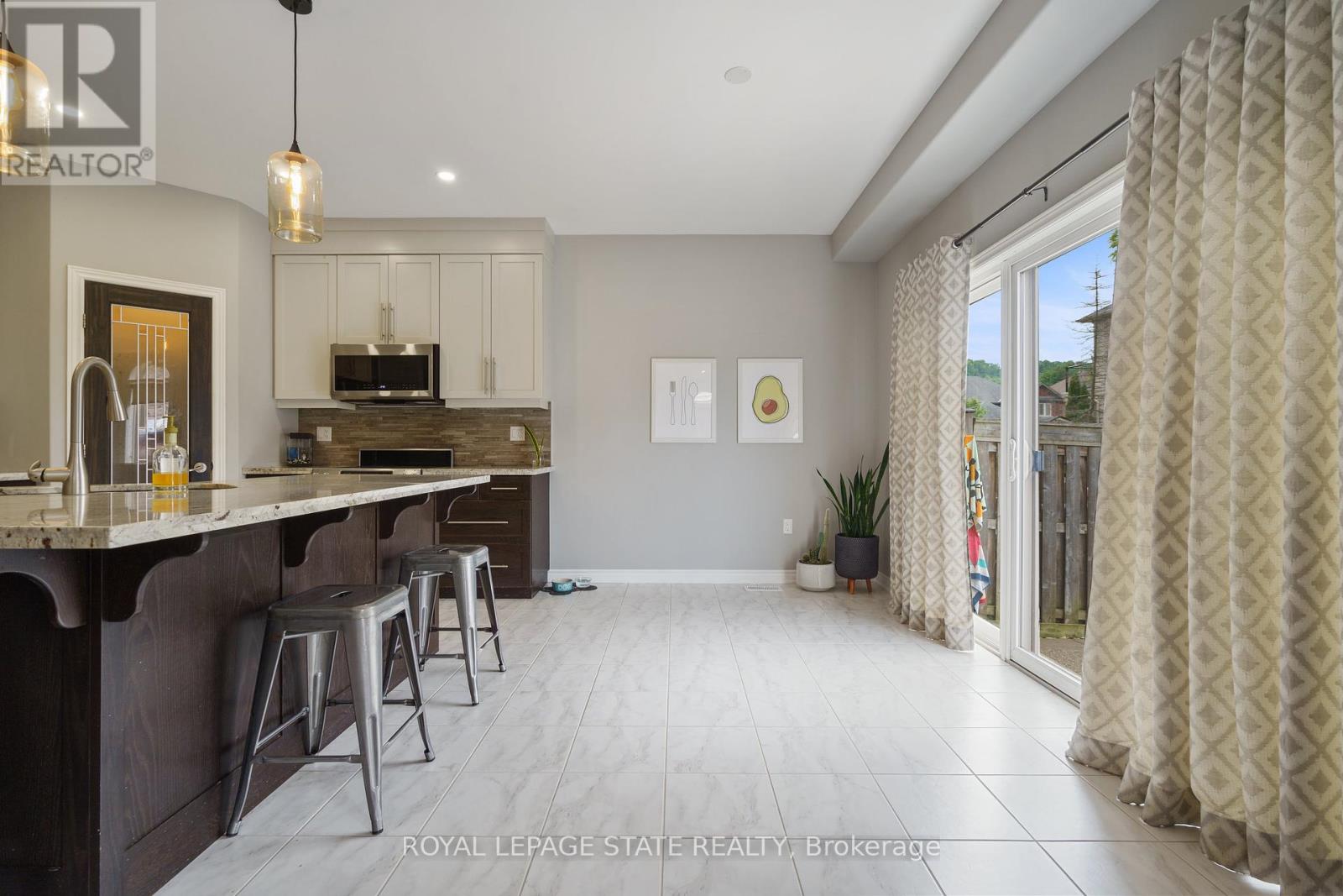 Photo 48 of 42 Chestnut Drive, Grimsby ON