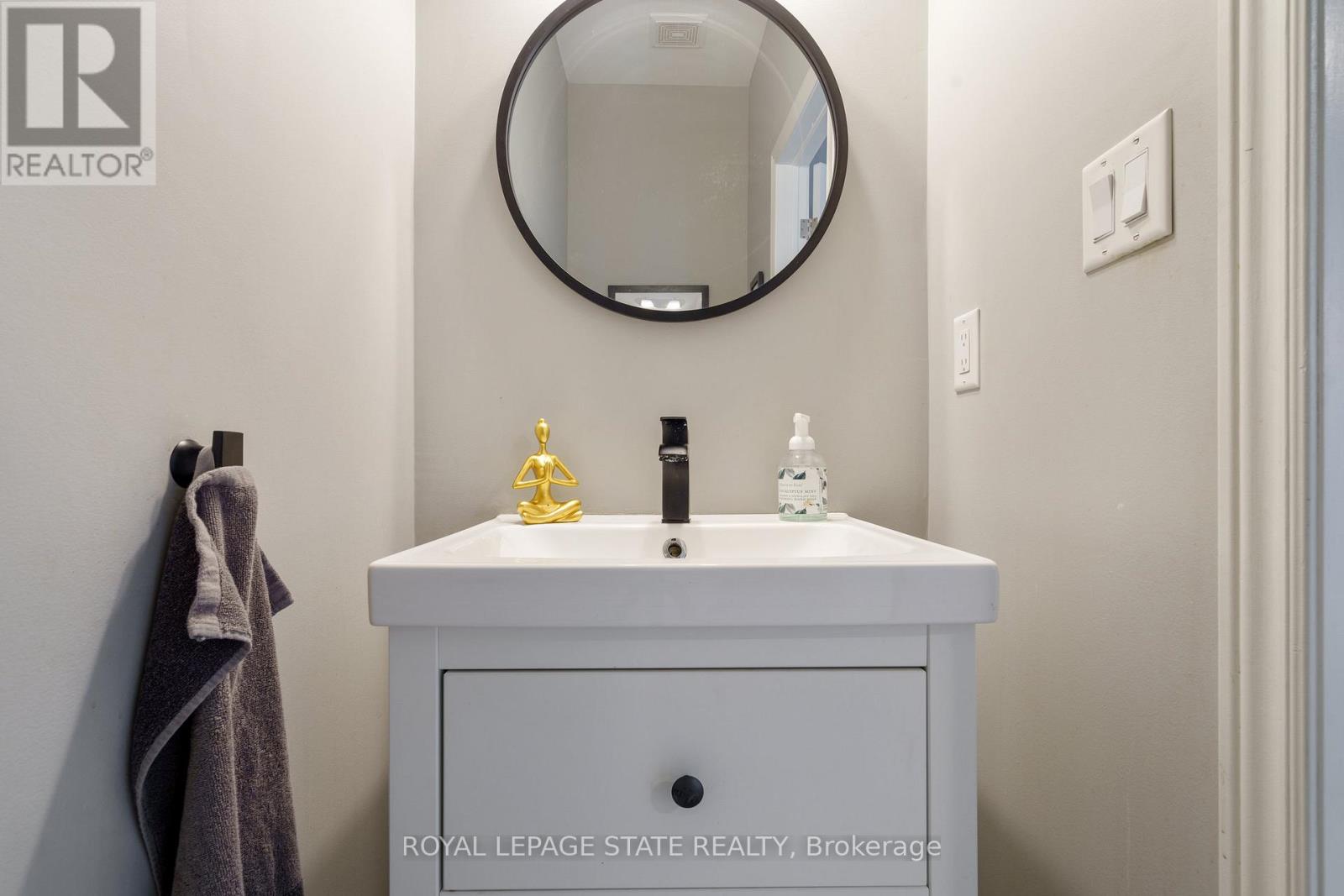 Photo 41 of 42 Chestnut Drive, Grimsby ON