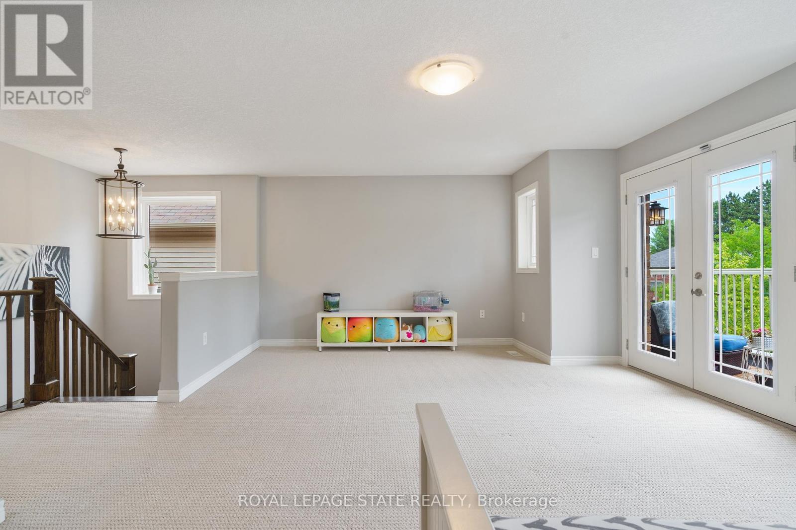 Photo 36 of 42 Chestnut Drive, Grimsby ON