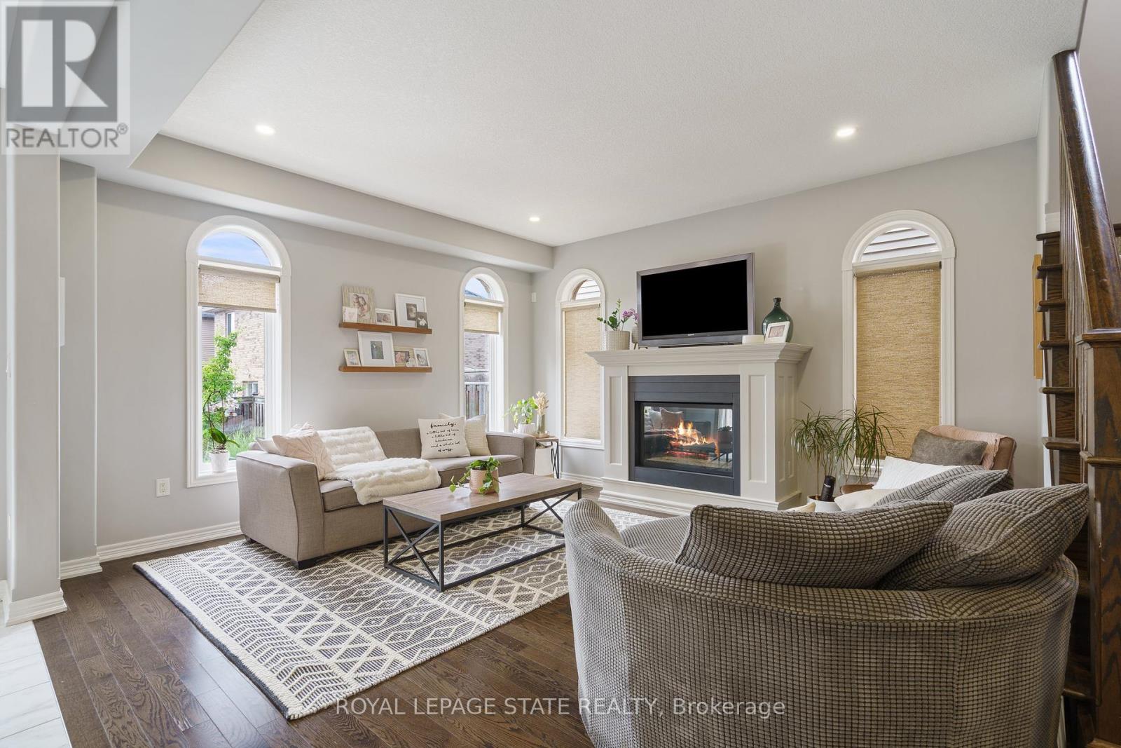 Photo 34 of 42 Chestnut Drive, Grimsby ON