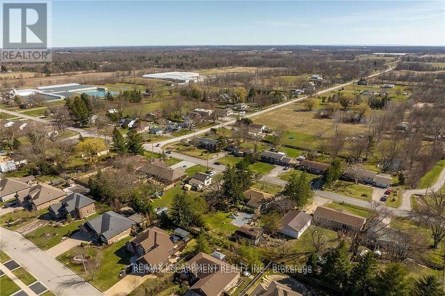 Photo 6 of 815 Foss Road, Pelham ON