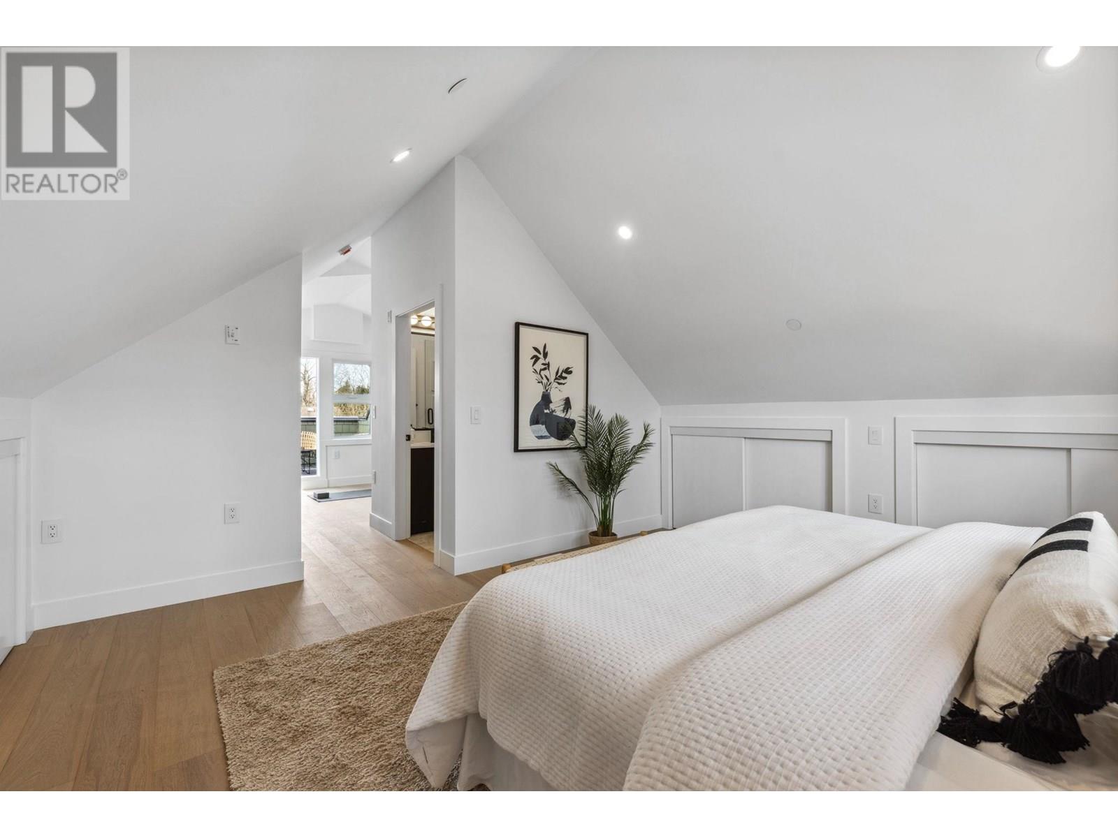 Photo 19 of 3381 Victoria Drive, Vancouver BC