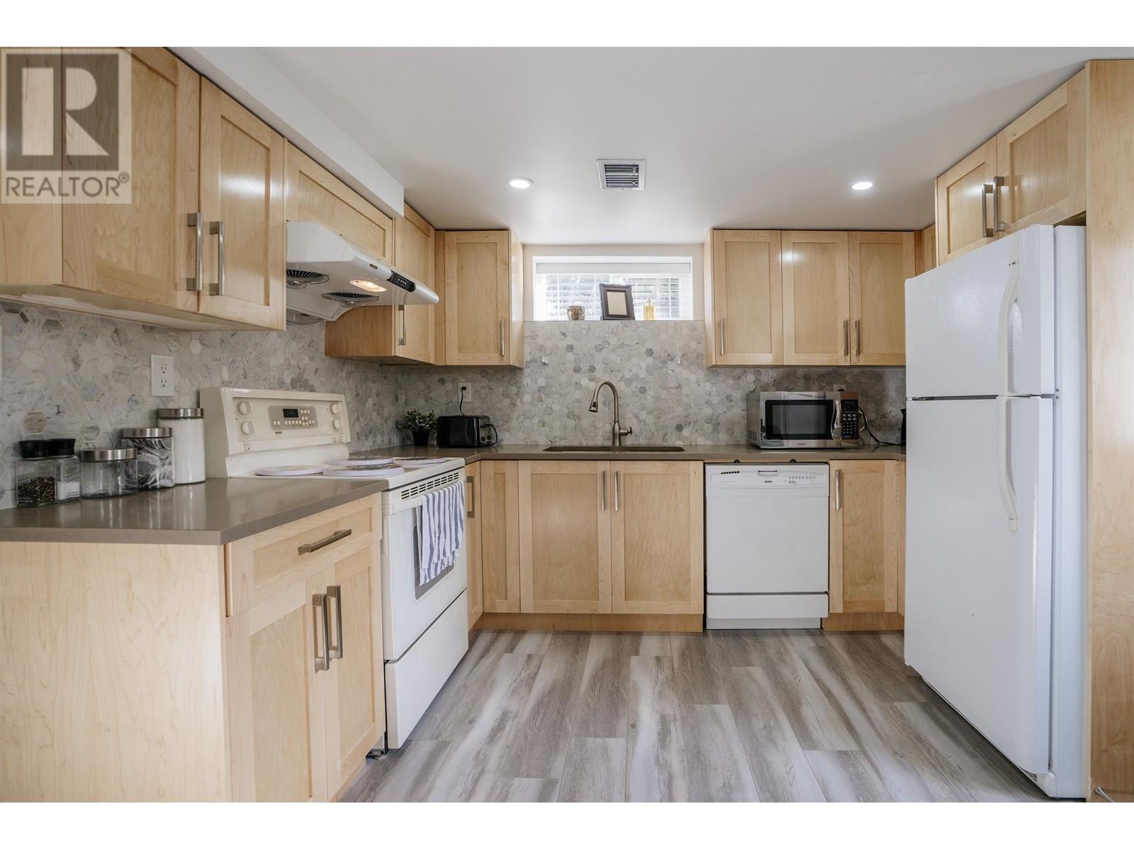 Photo 15 of 2813 St Johns Street, Port Moody BC