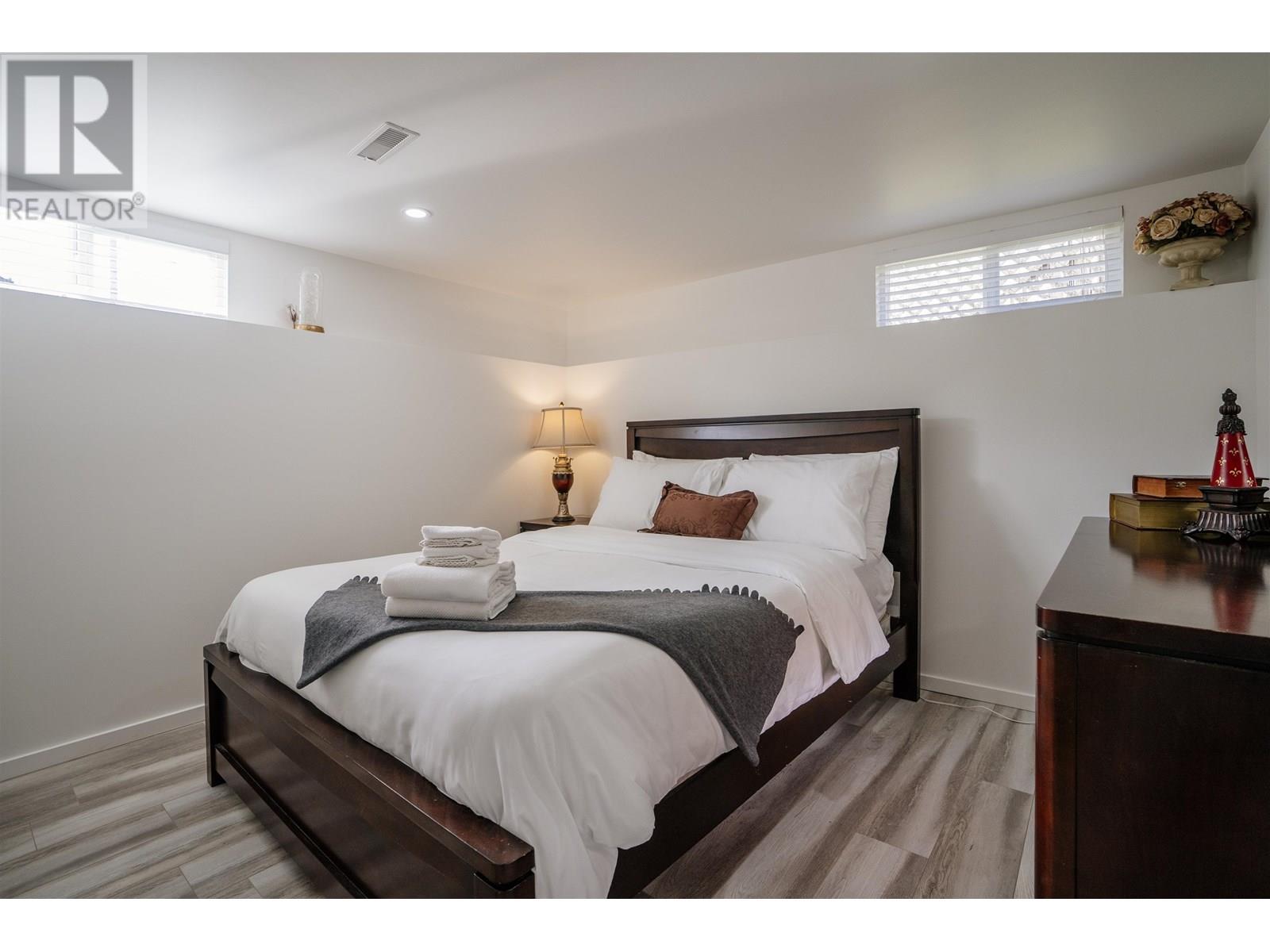 Photo 16 of 2813 St Johns Street, Port Moody BC
