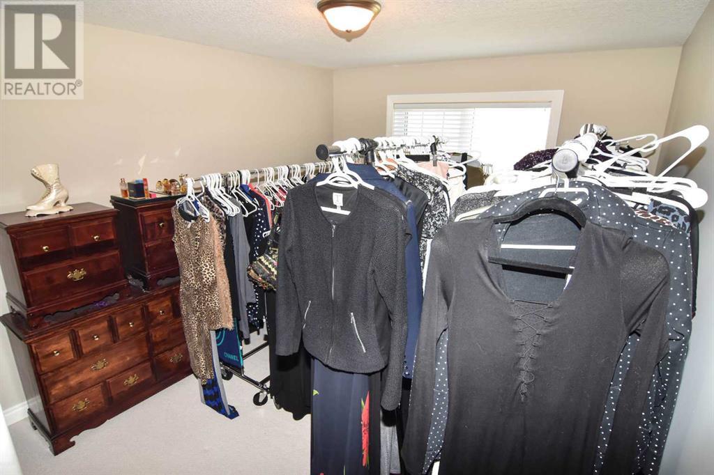 Single Family House for Sale in  Scenic View Close NW Scenic Acres Calgary 
