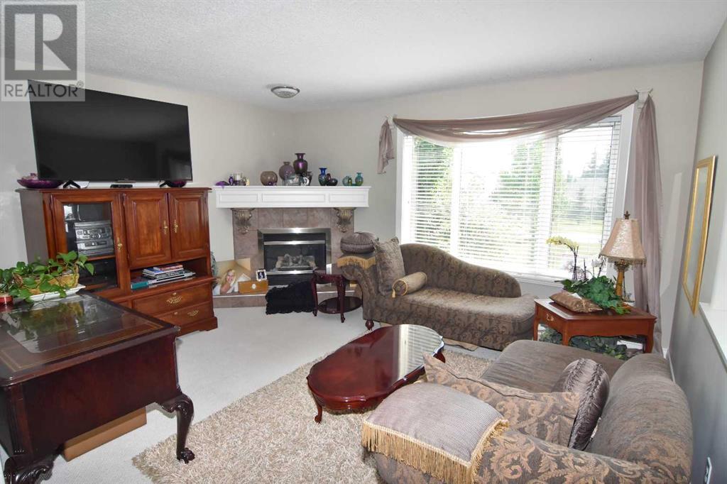 Single Family House for Sale in  Scenic View Close NW Scenic Acres Calgary 