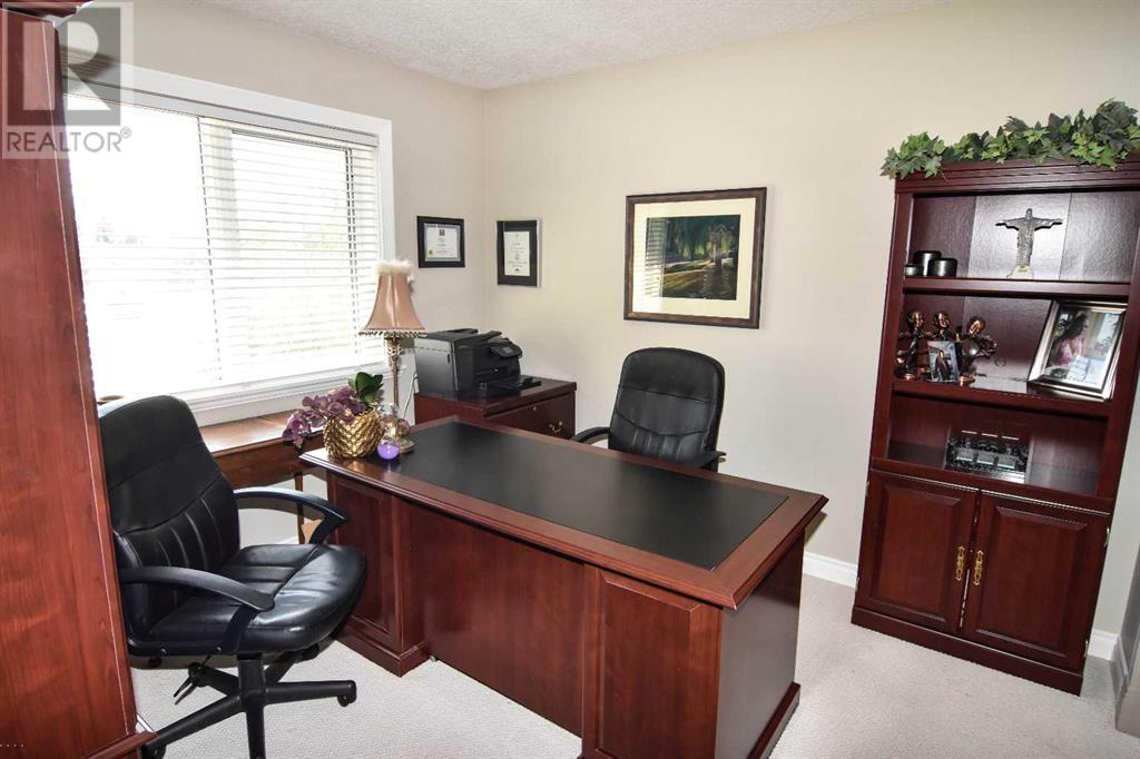 Single Family House for Sale in  Scenic View Close NW Scenic Acres Calgary 