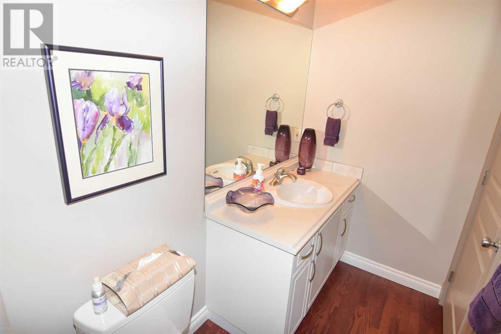 Single Family House for Sale in  Scenic View Close NW Scenic Acres Calgary 