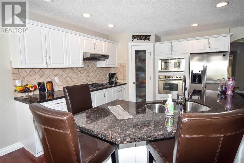Single Family House for Sale in  Scenic View Close NW Scenic Acres Calgary 