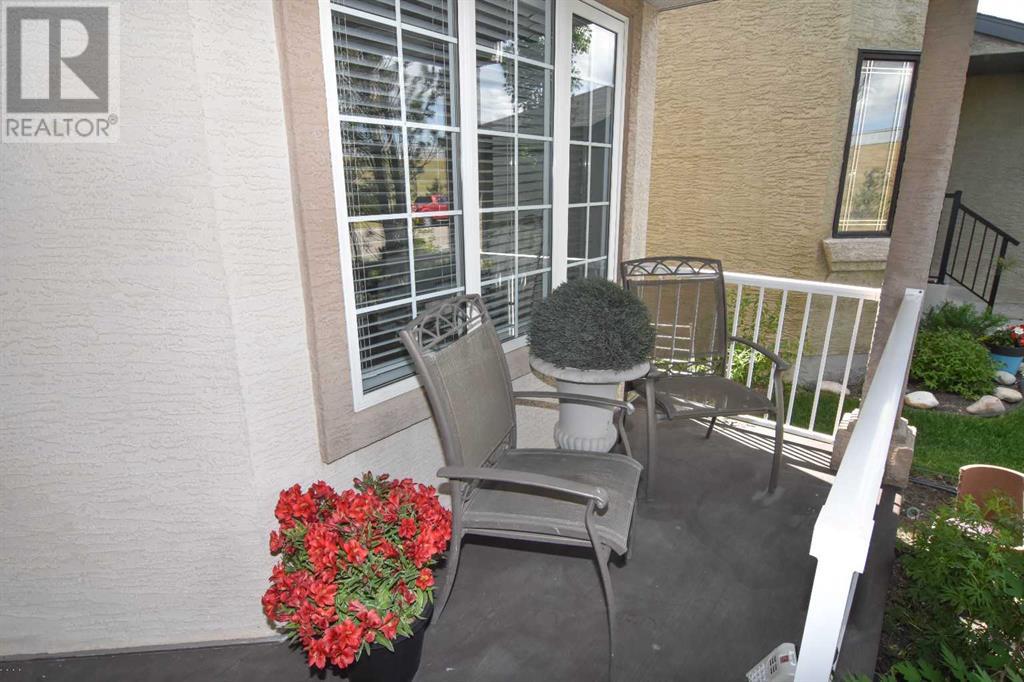 Single Family House for Sale in  Scenic View Close NW Scenic Acres Calgary 