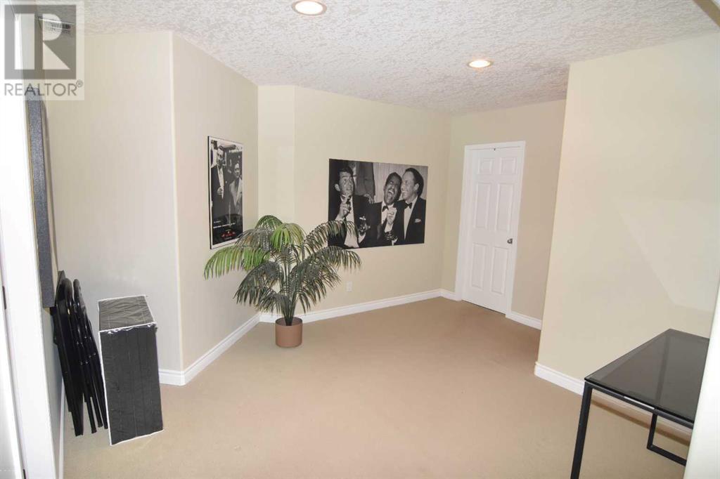 Single Family House for Sale in  Scenic View Close NW Scenic Acres Calgary 