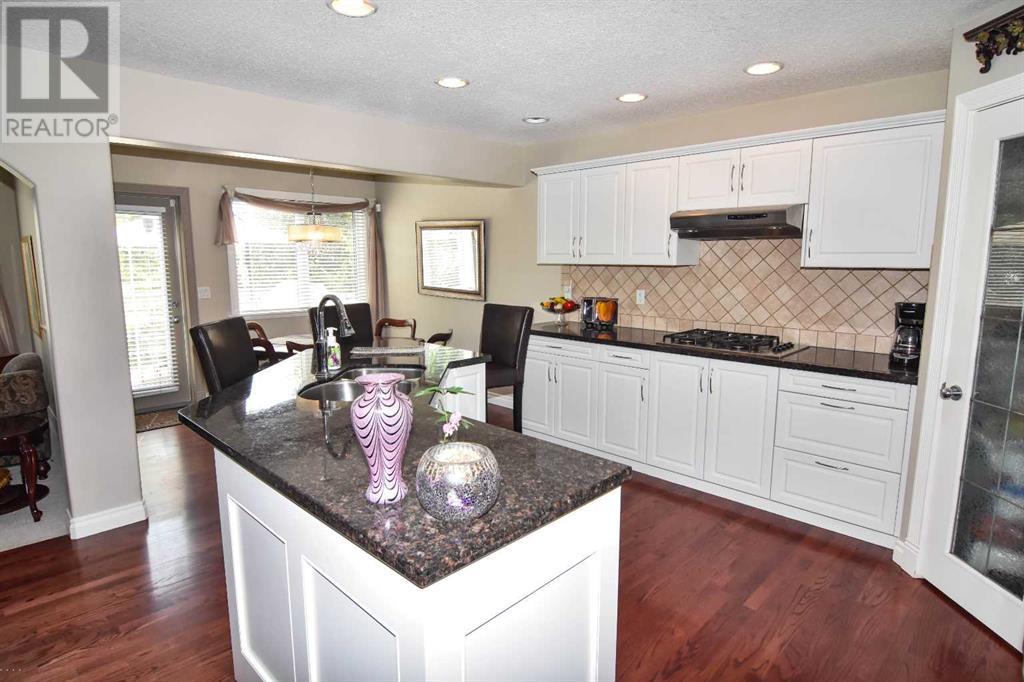 Single Family House for Sale in  Scenic View Close NW Scenic Acres Calgary 