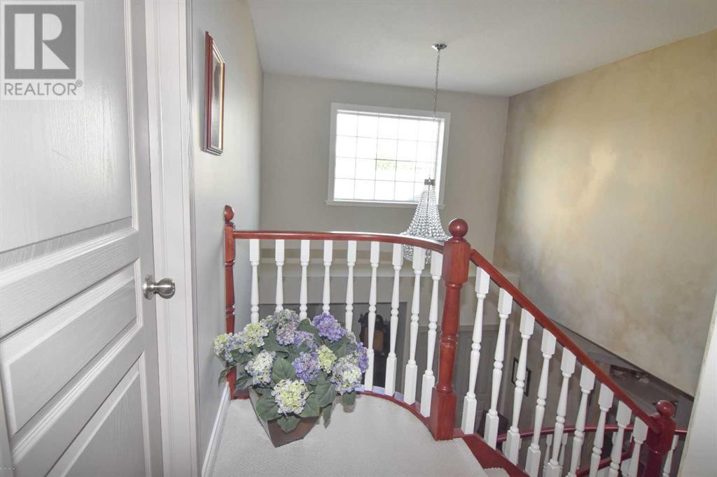 Single Family House for Sale in  Scenic View Close NW Scenic Acres Calgary 