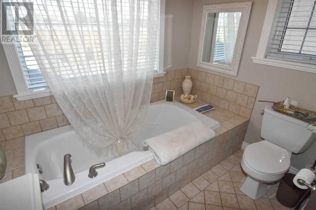 Single Family House for Sale in  Scenic View Close NW Scenic Acres Calgary 