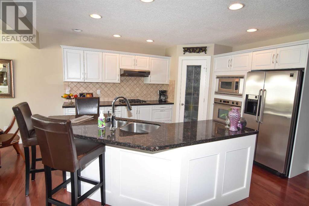 Single Family House for Sale in  Scenic View Close NW Scenic Acres Calgary 