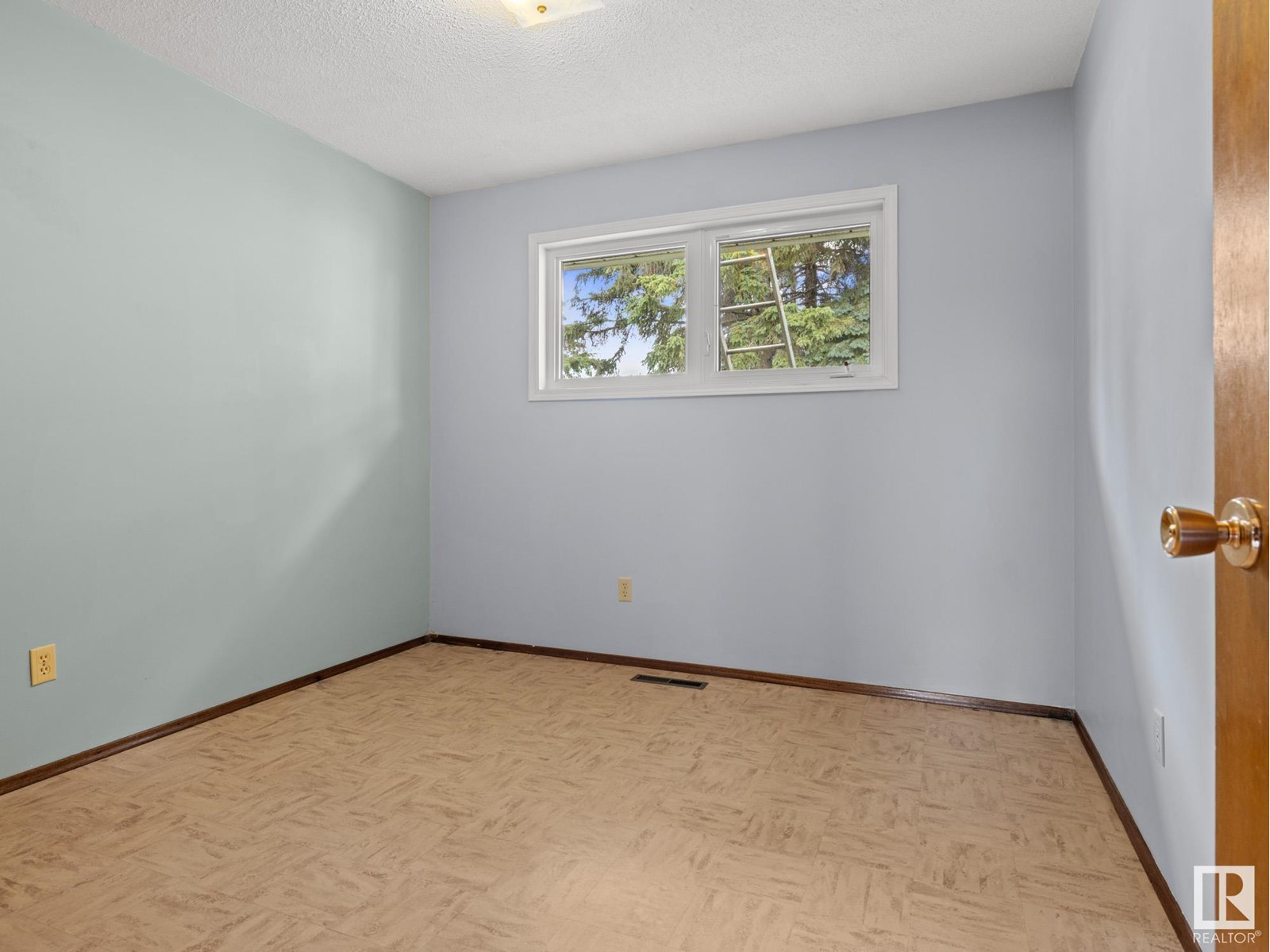 Single Family House Bungalow for Sale in   AV NW Edmonton 