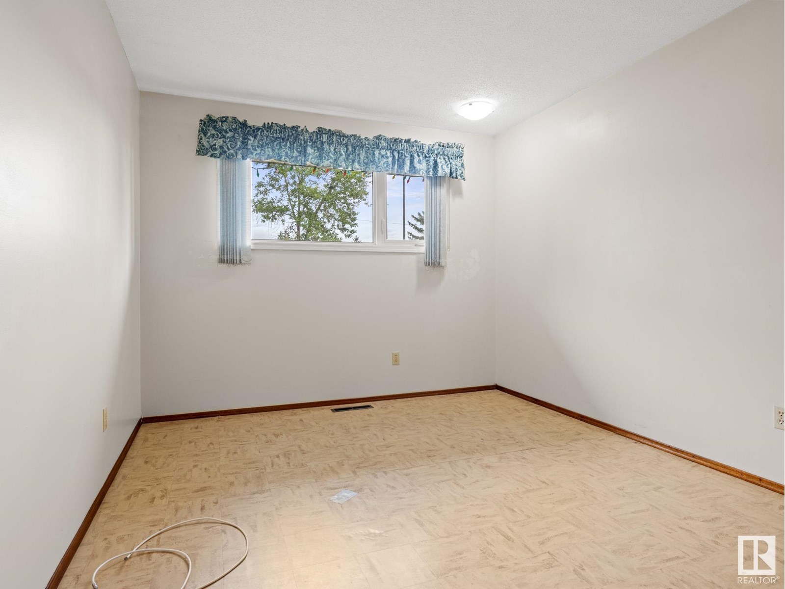 Single Family House Bungalow for Sale in   AV NW Edmonton 