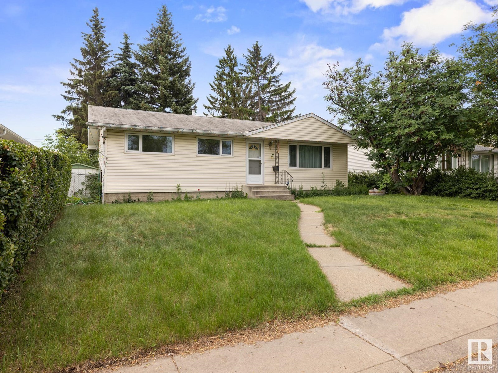 Single Family House Bungalow for Sale in   AV NW Edmonton 