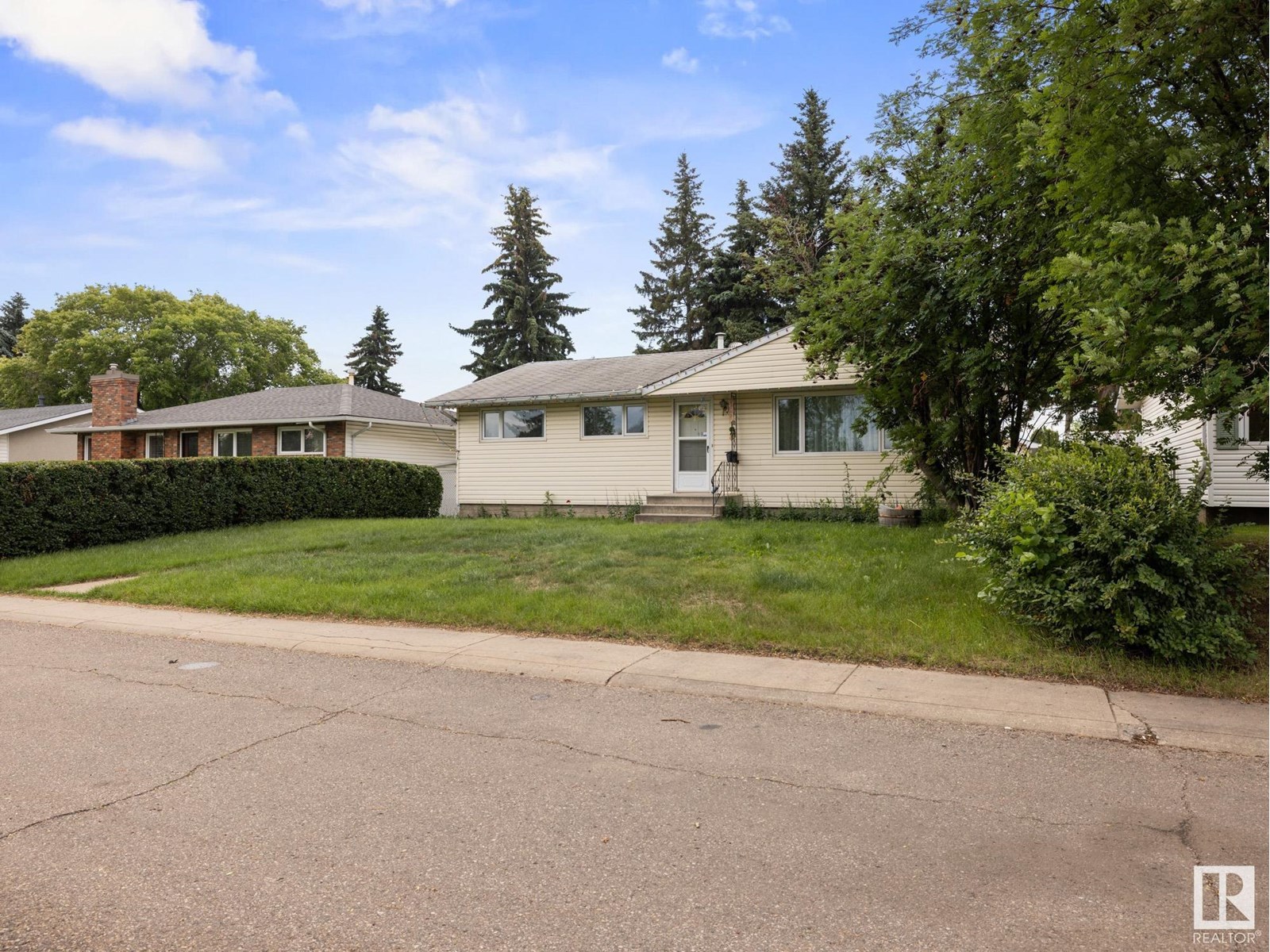 Single Family House Bungalow for Sale in   AV NW Edmonton 