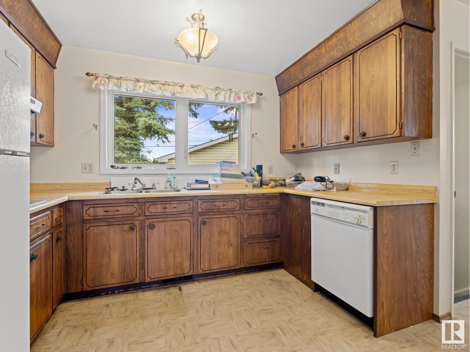 Single Family House Bungalow for Sale in   AV NW Edmonton 
