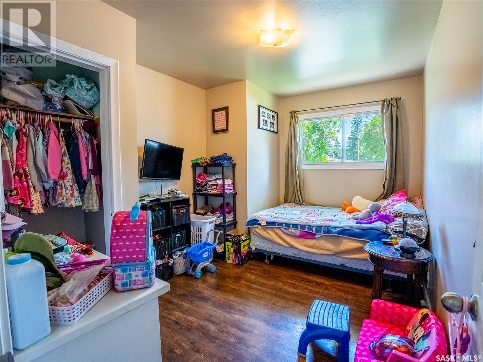 Single Family House Bungalow for Sale in  Forget STREET Regina 