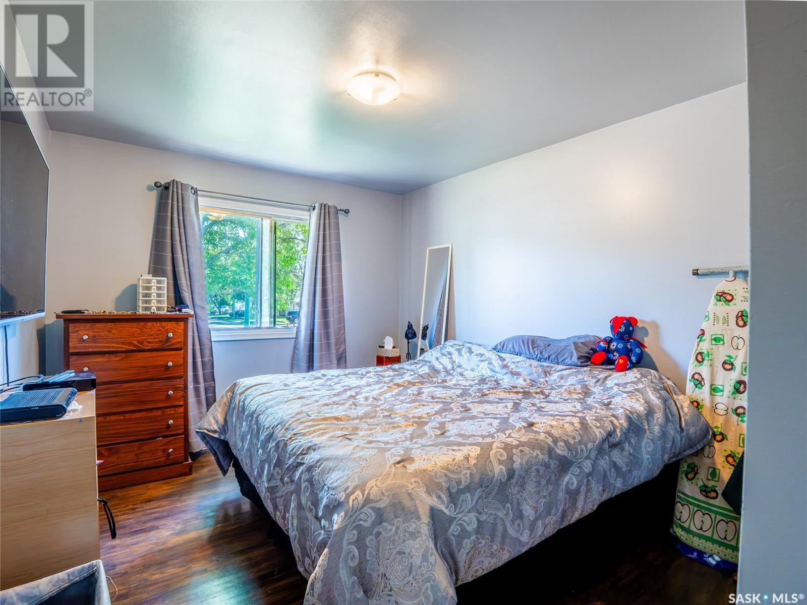 Single Family House Bungalow for Sale in  Forget STREET Regina 