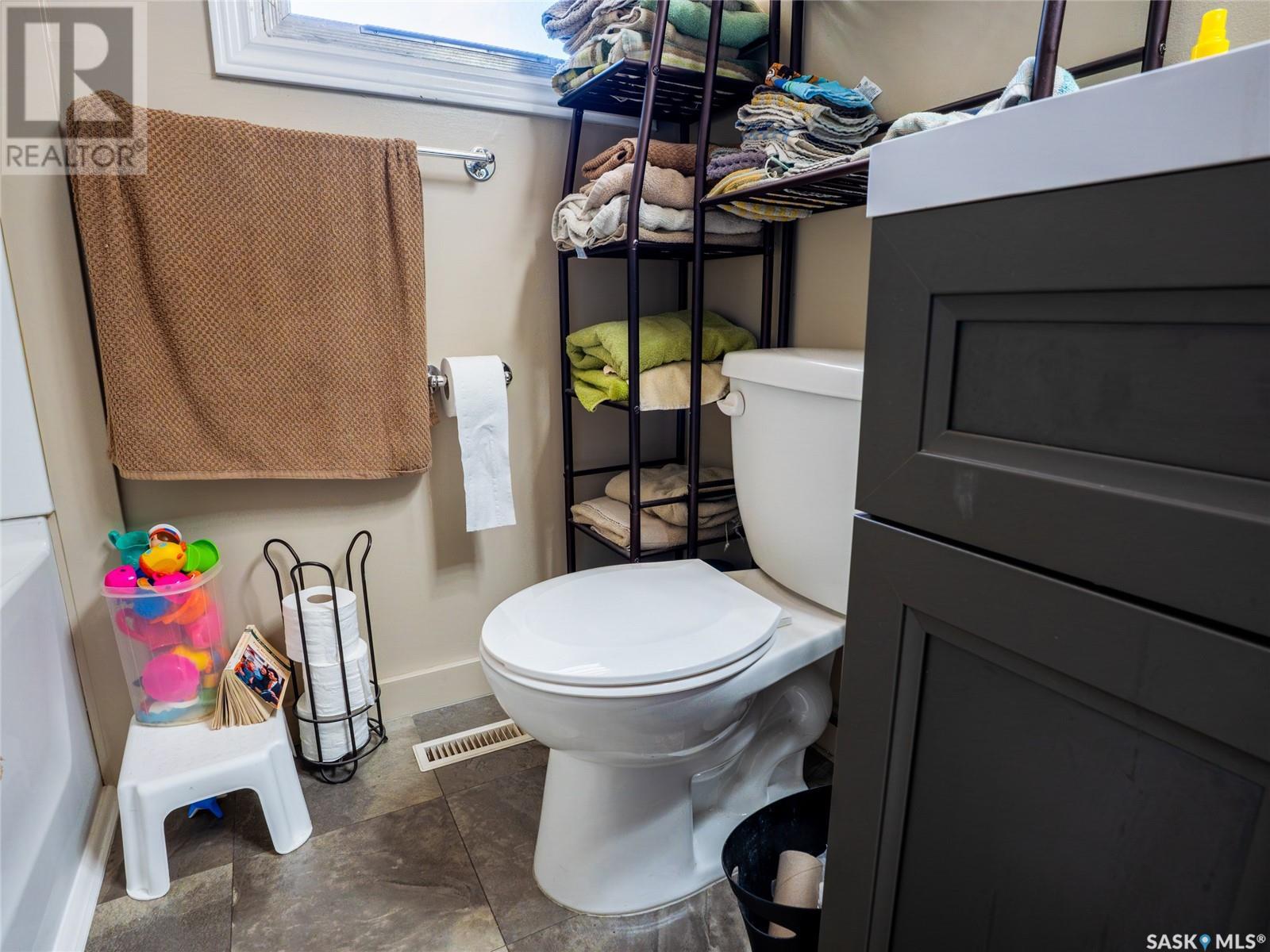 Single Family House Bungalow for Sale in  Forget STREET Regina 