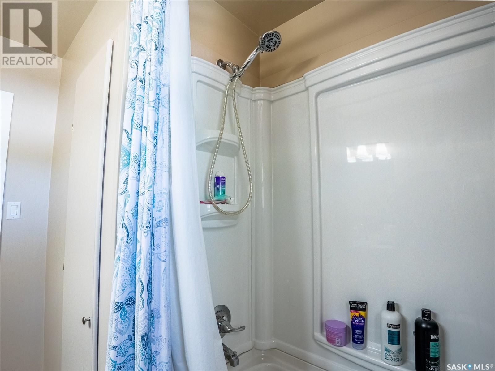 Single Family House Bungalow for Sale in  Forget STREET Regina 