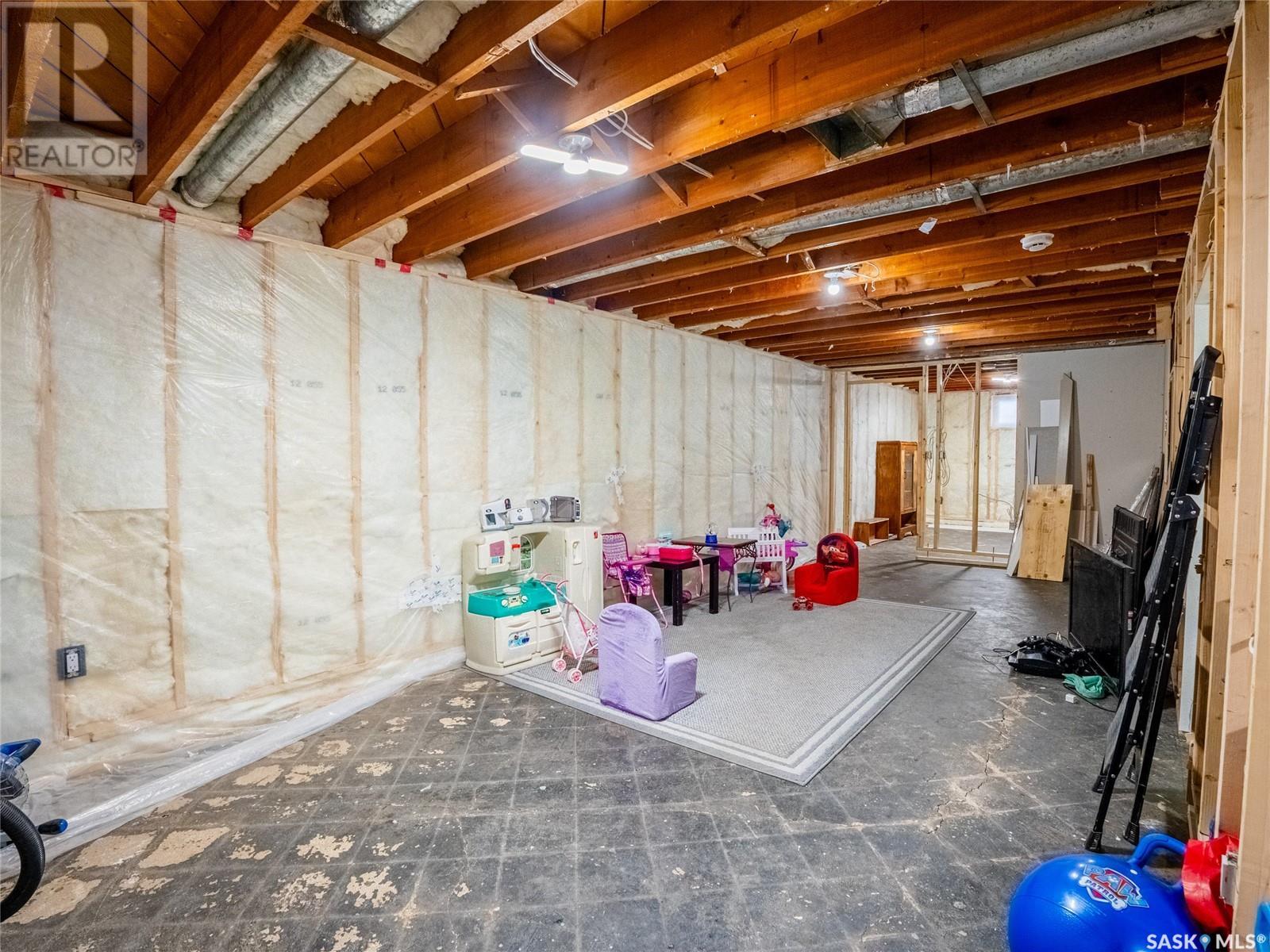 Single Family House Bungalow for Sale in  Forget STREET Regina 