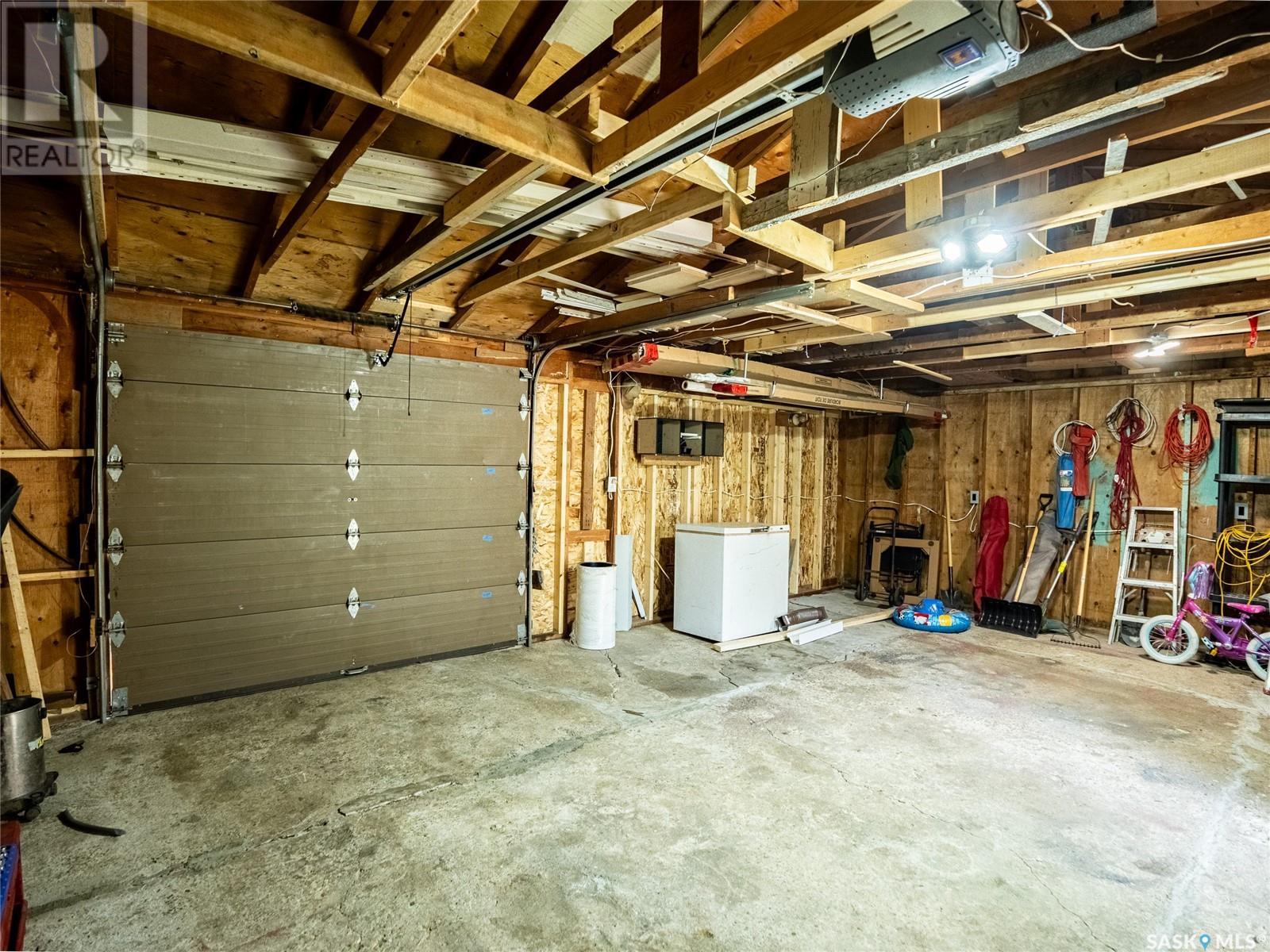 Single Family House Bungalow for Sale in  Forget STREET Regina 