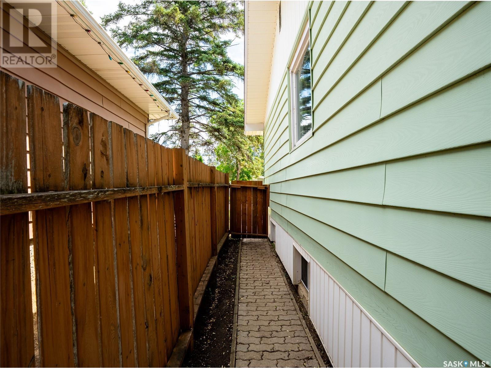 Single Family House Bungalow for Sale in  Forget STREET Regina 
