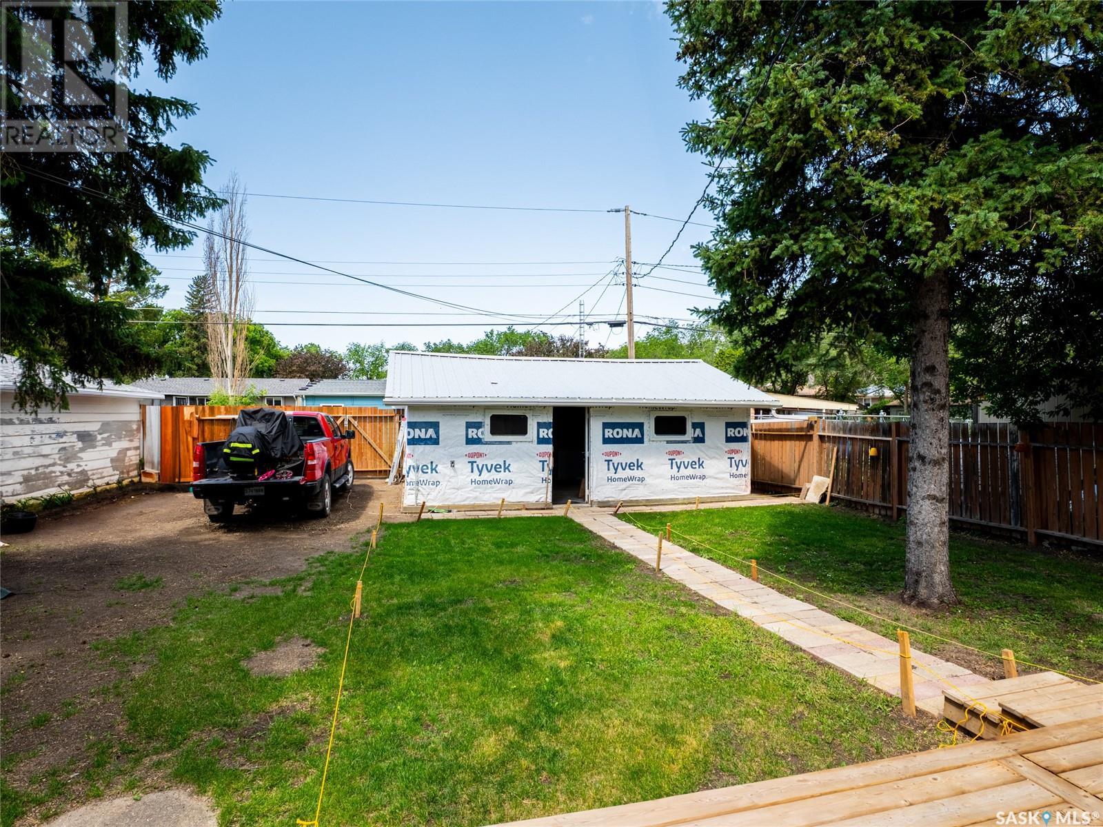 Single Family House Bungalow for Sale in  Forget STREET Regina 